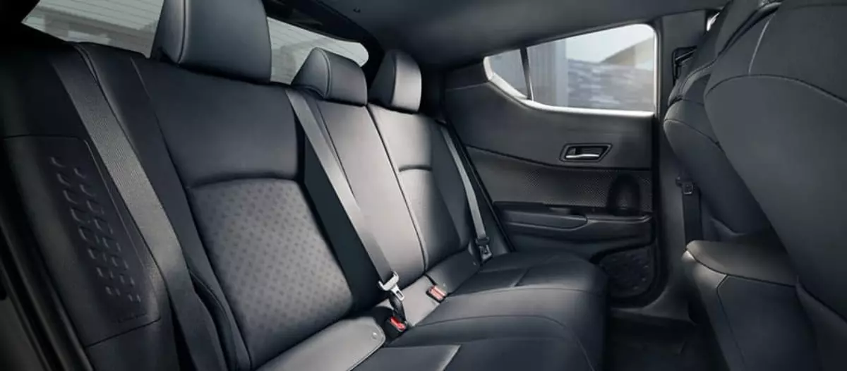toyota-c-hr-interieur-spacieux